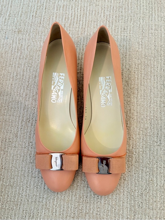 Salvatore Ferragamo Shoes - ICONIC Salvatore Ferragamo Pink Vara Bow Kitten Heels